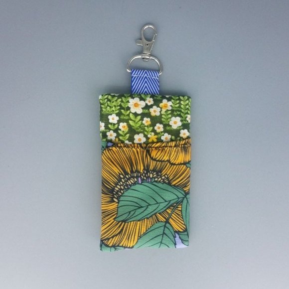 Vintage Flower Travel Tissue Holder Keychain - Picture 5 of 8